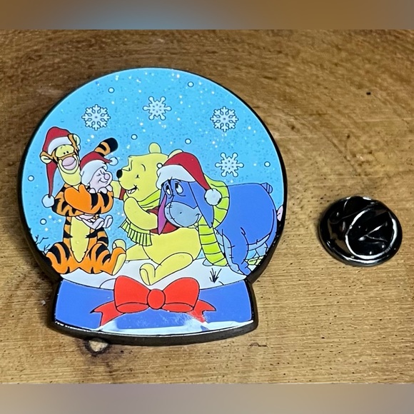 Loungefly Winnie the Pooh Blind Pins Lot - Picture 9 of 14